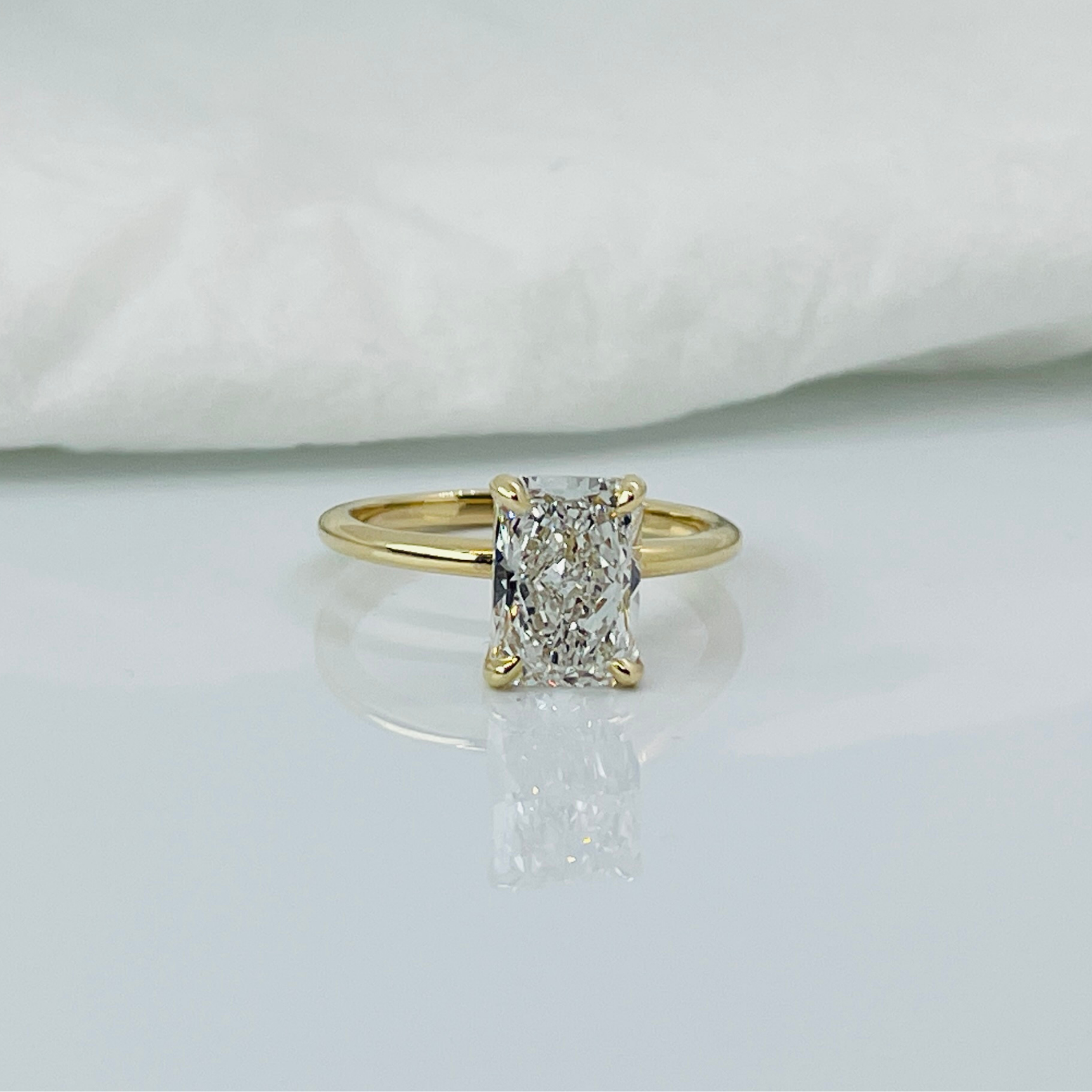 Elegant Radiant Cut Diamond 14K Solid Gold Solitaire Engagement Ring-1