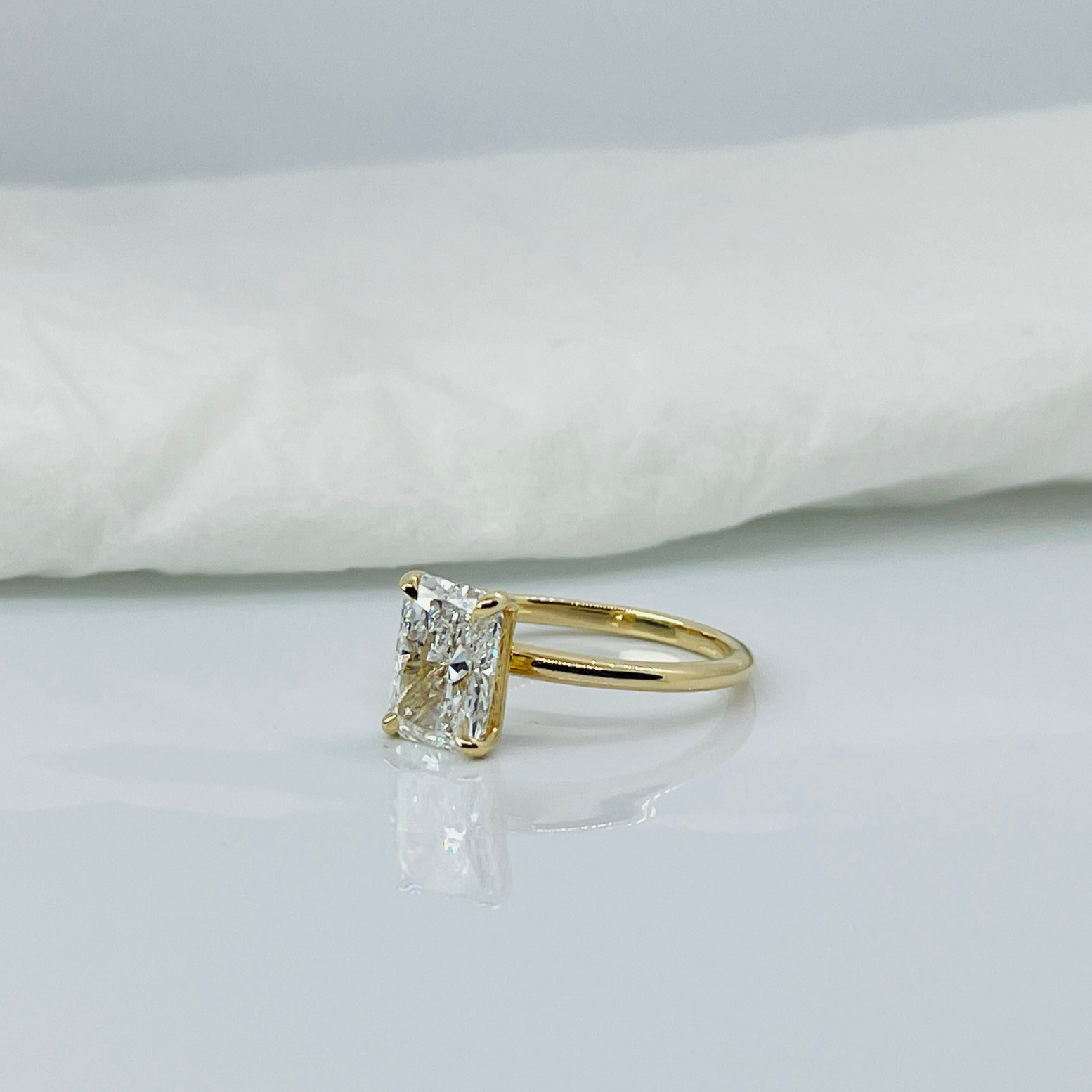 Elegant Radiant Cut Diamond 14K Solid Gold Solitaire Engagement Ring-2