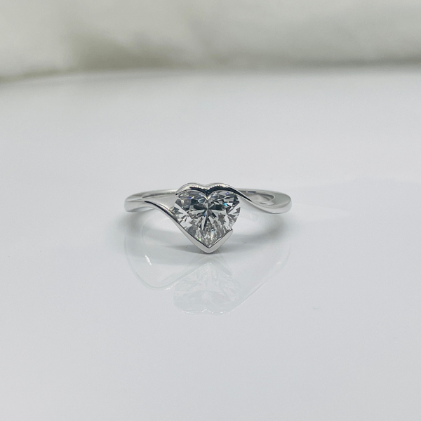 Heart Shape Solitaire Diamond Bypass Setting 14K Solid Gold Ring-2